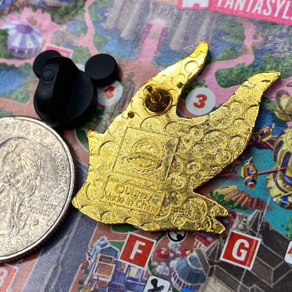 Disney Maleficent Villain Sleeping Beauty Headpiece black gold pin 2012 - Picture 4 of 4